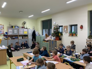 Fotorelacja z Uroczystego wreczenia dyplomow i nagrod w konkursie plastycznym „Barwy jesieni na Wzniesieniach – skarby przyrody”, 